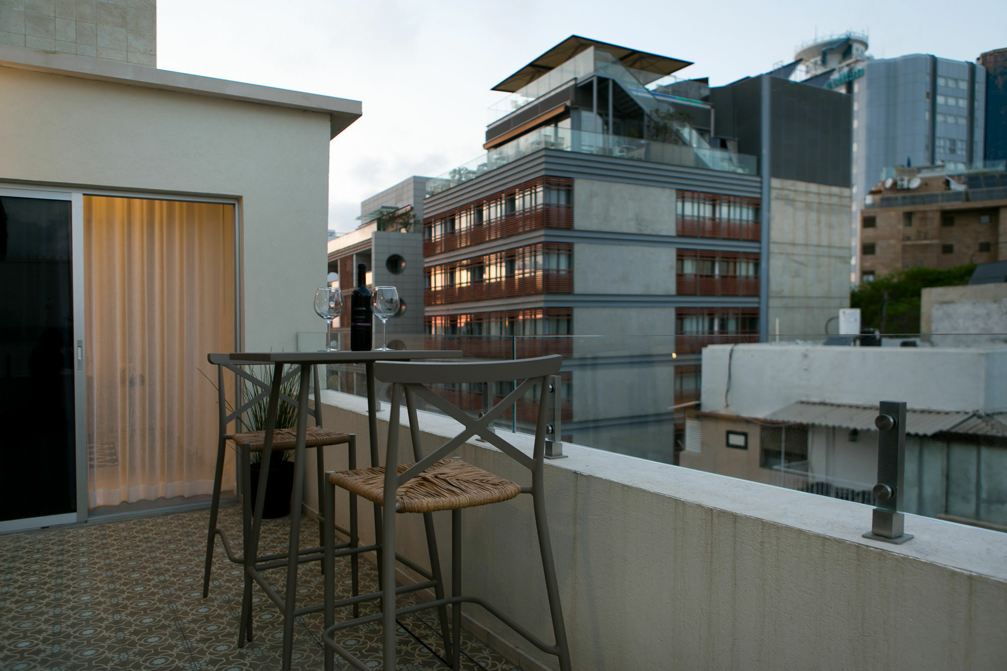 K Suites Tlv By The Beach Tel Aviv Ngoại thất bức ảnh